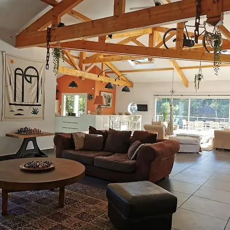 Dans Parc Arbore Villa
